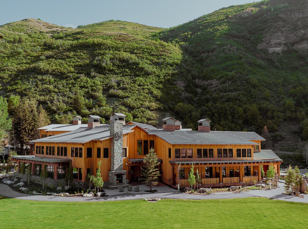 The Inn at Sundance Resort in the winter.